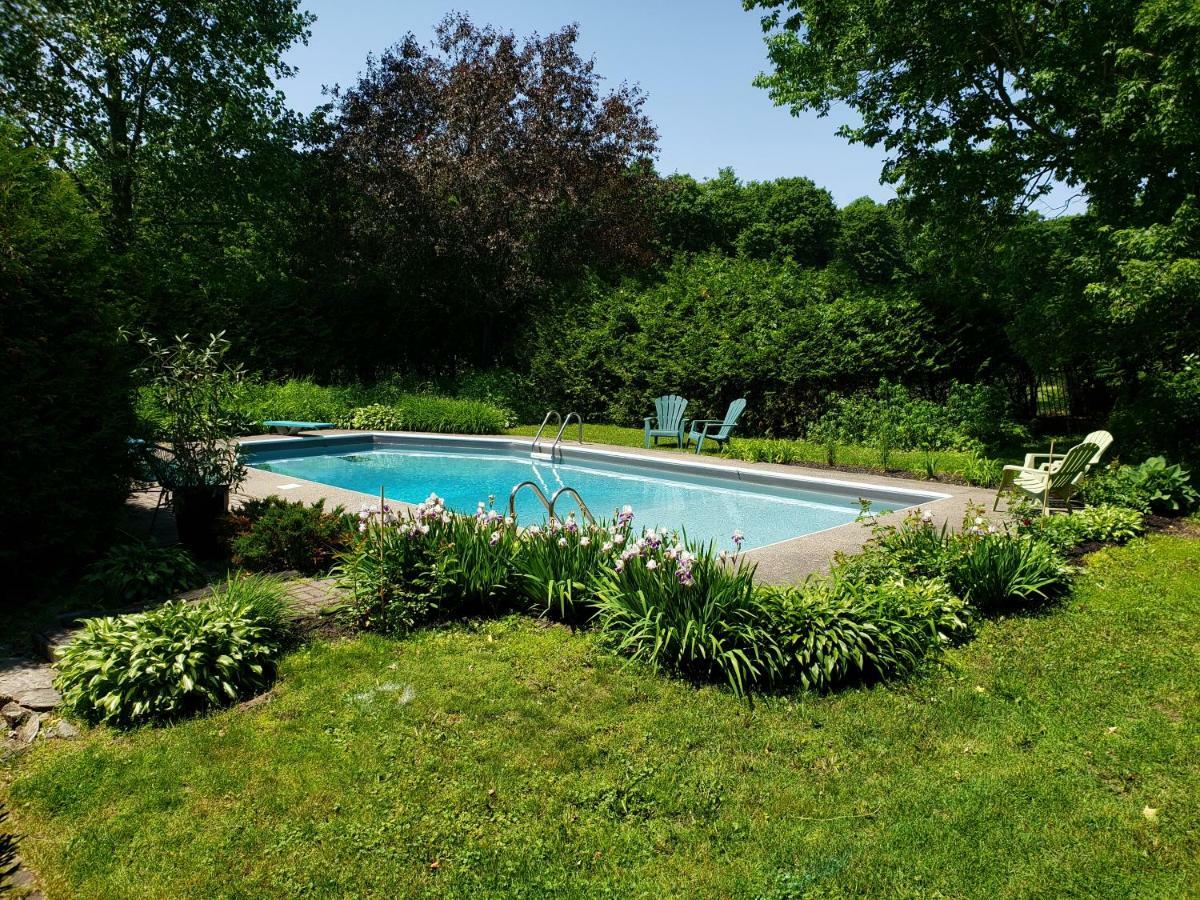 Auberge Du Vignoble Bromont Exterior foto